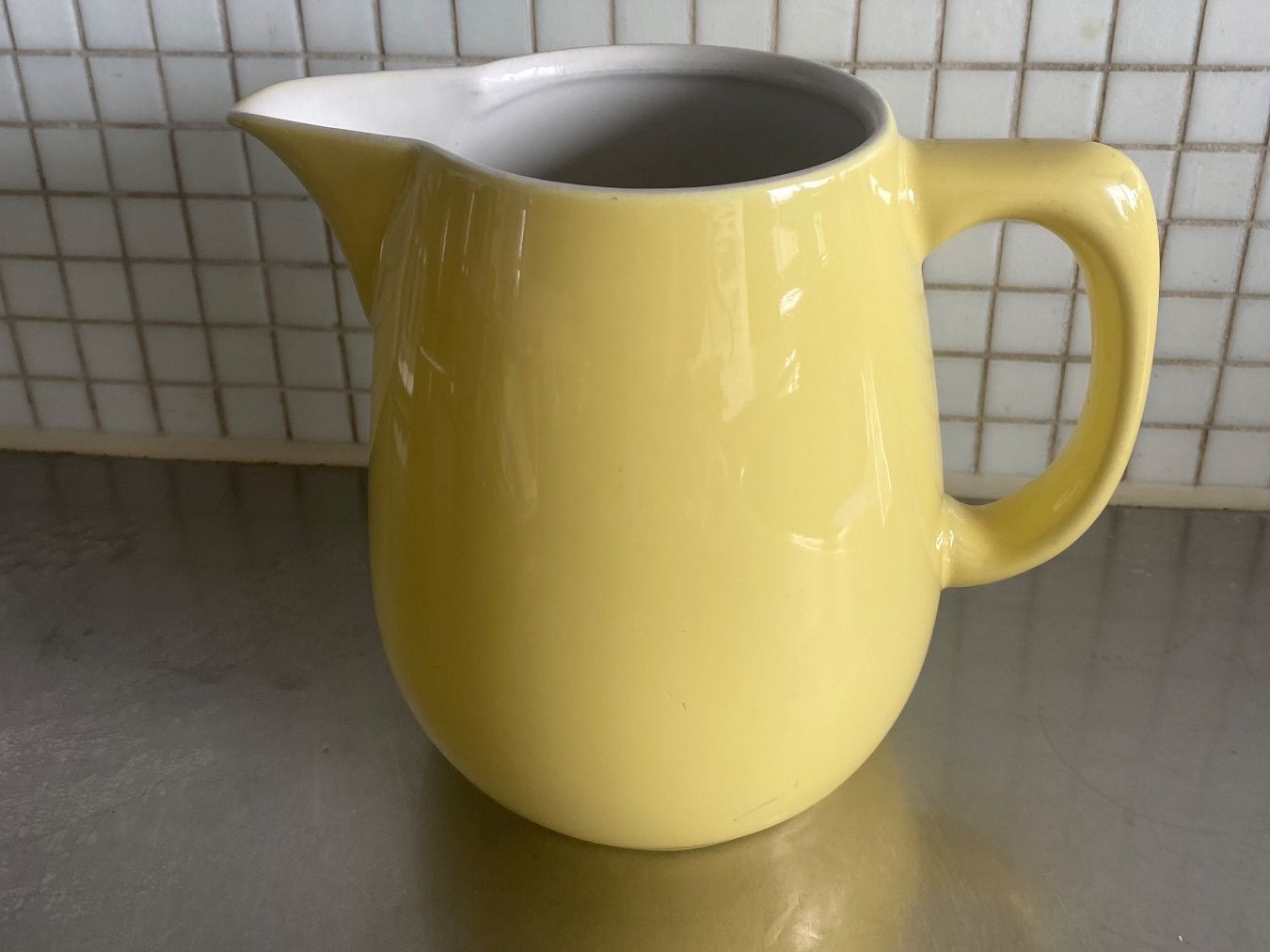 Rössler Caraffe: Rössler Krug Milchkanne gelb – Usato da Solothurn venduto da BORGHAGEN