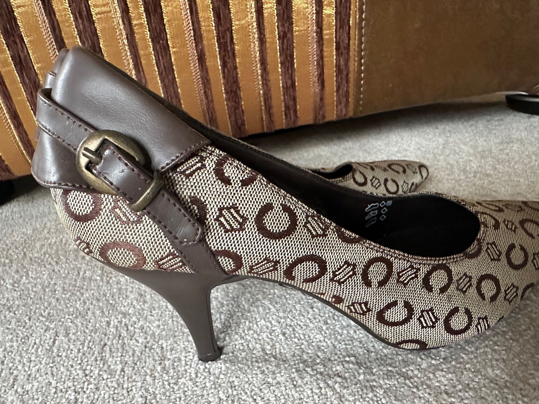 Damenschuhe: Pumps, braun, elegant, wie neu, 38 – Neu (gemäss Beschreibung) aus Zollikon von into-the-west 1