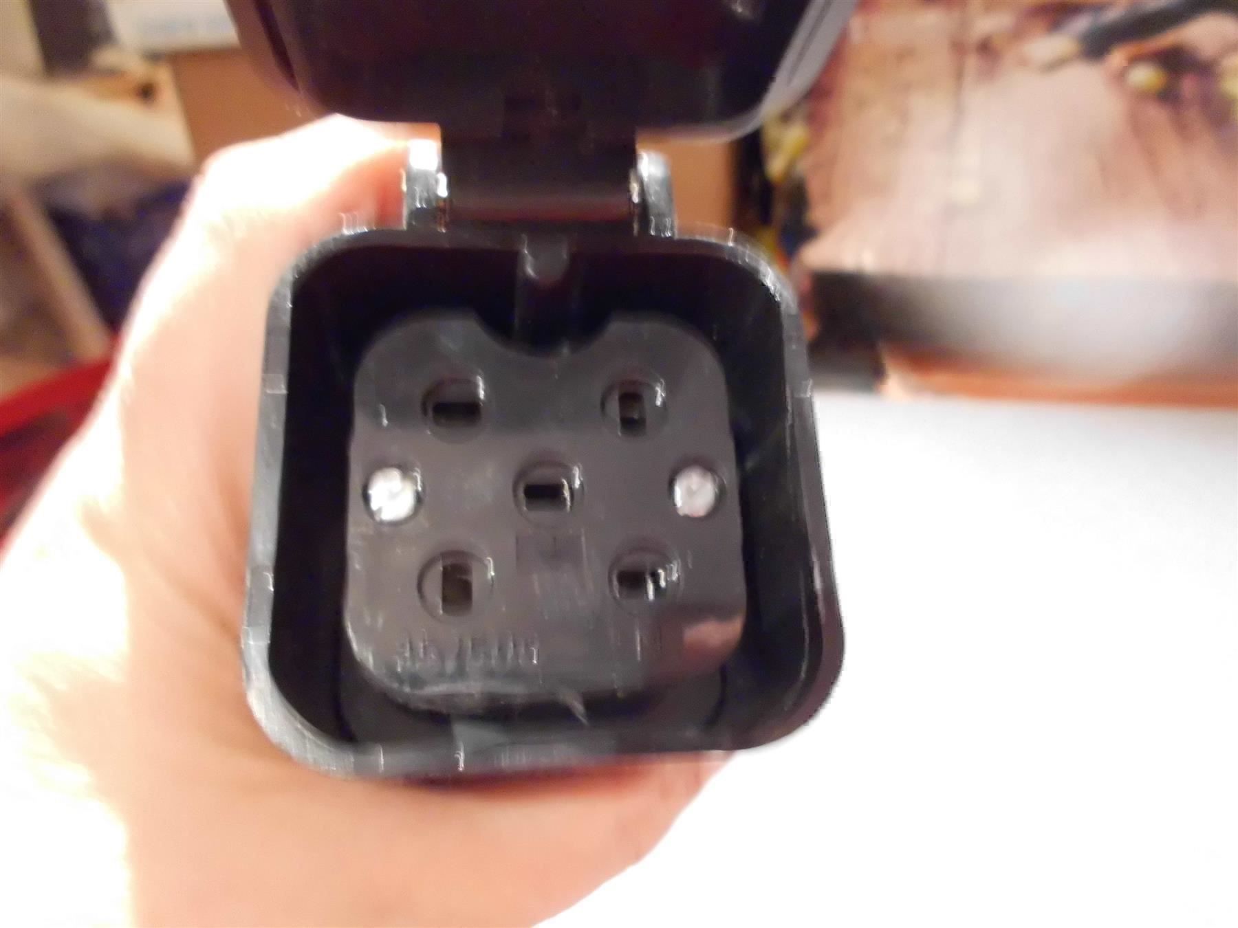 Spine: Stecker rot/grau – Usato da Zürich venduto da Motzkuh 1