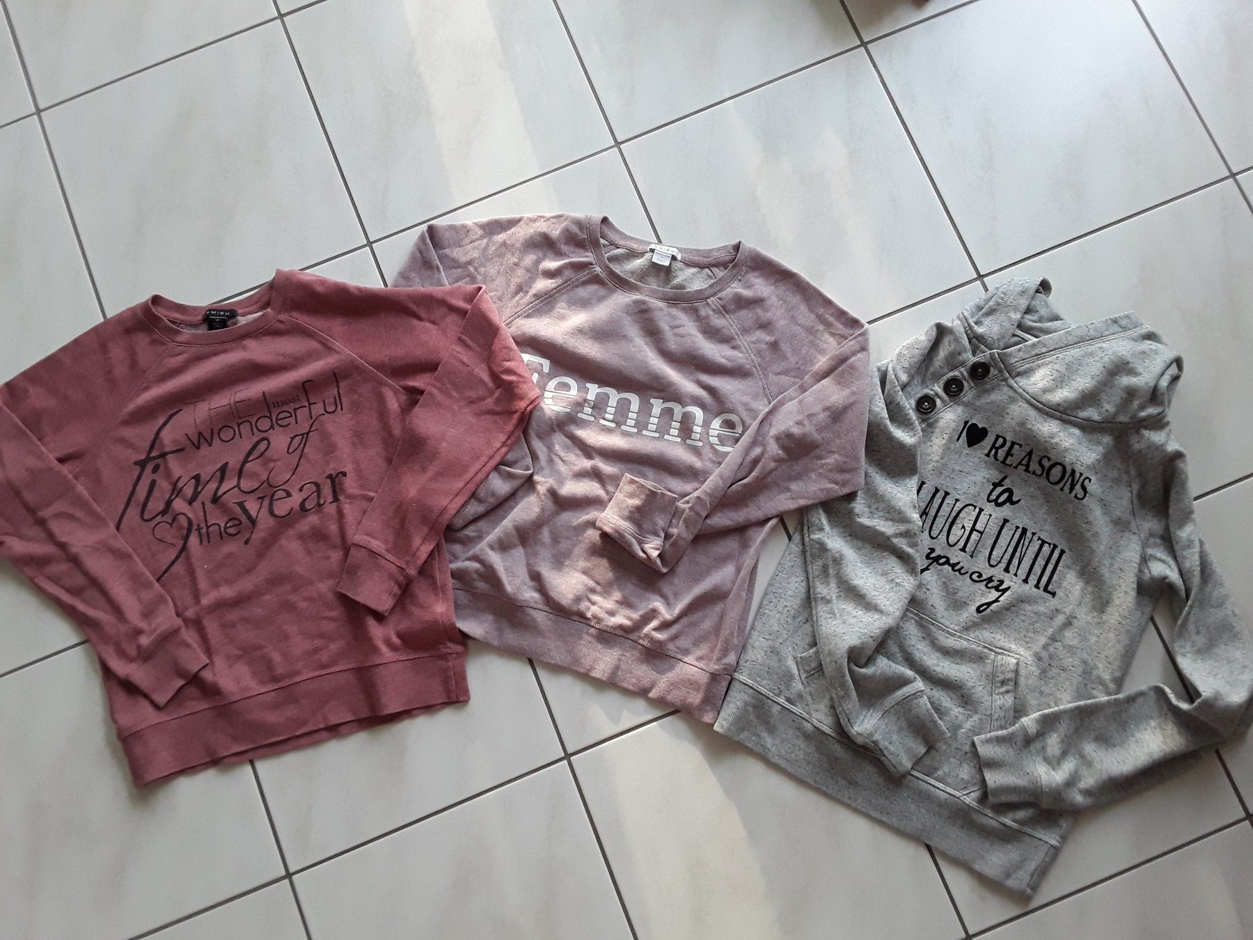 Pullover & Sweatshirts: 3 PULLOVER XS & S – Gebraucht aus Heimberg von Samprof 1