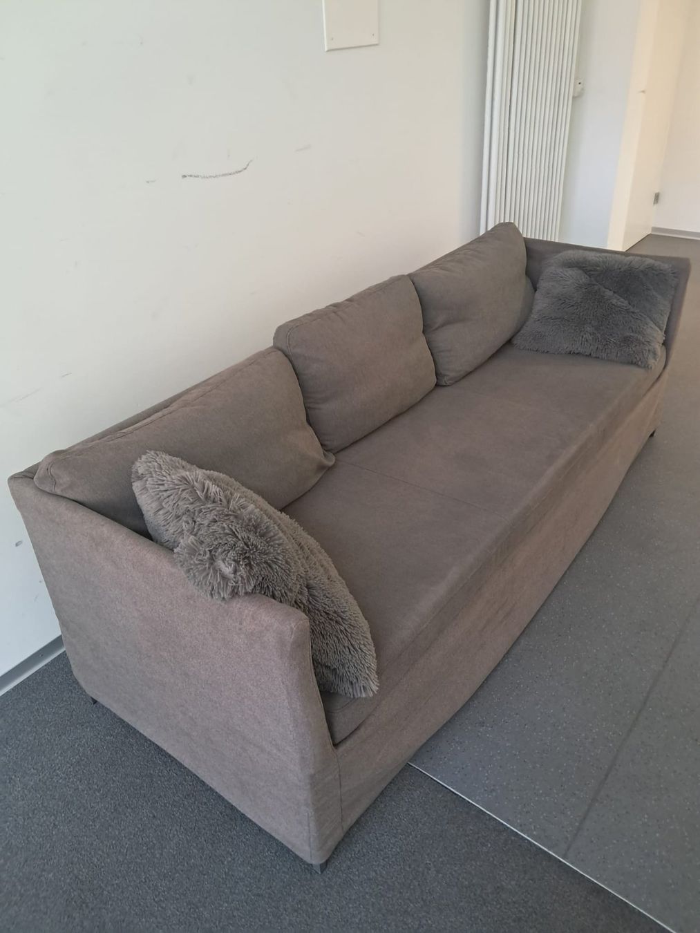 Ikea Sofas: Sofa, Couch 3-Sitzer Anthrazit – Neu (gemäss Beschreibung) aus Zürich von Lia107 3