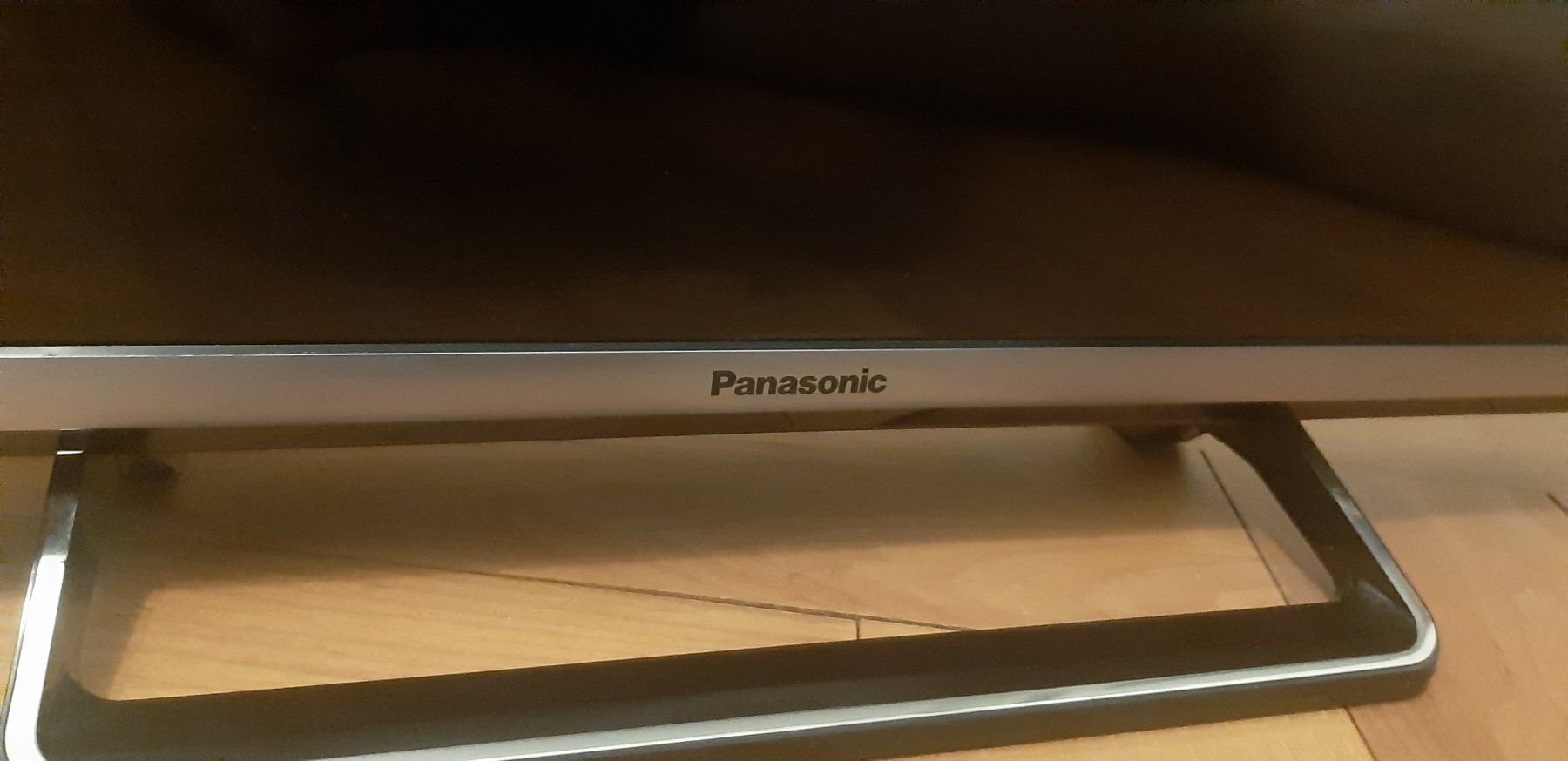 Panasonic Fernseher: Panasonic TX-32CST606 LCD TV – Neu (gemäss Beschreibung) aus Zürich von Venecia25 1