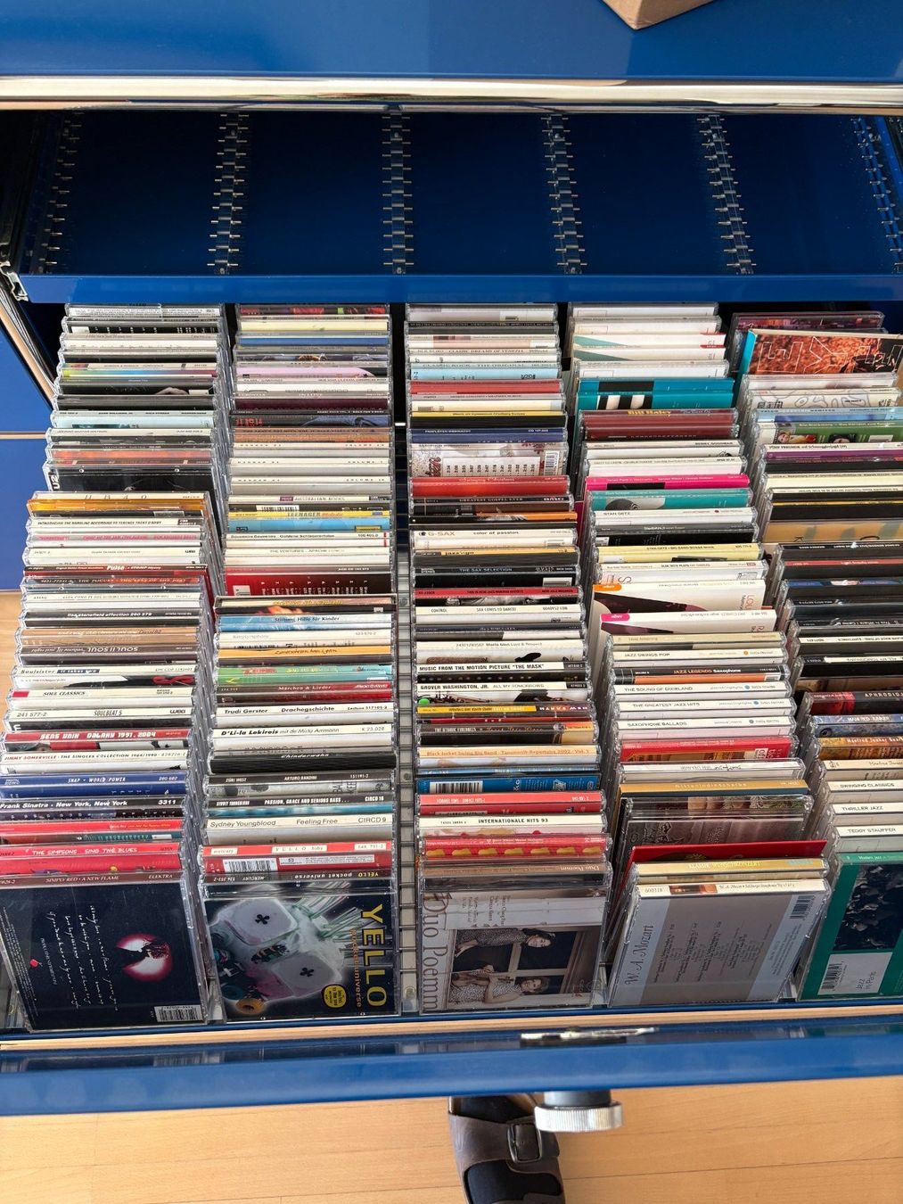 Racks & Ständer: USM CD Halterung – Gebraucht aus Oberbüren von Zwicki