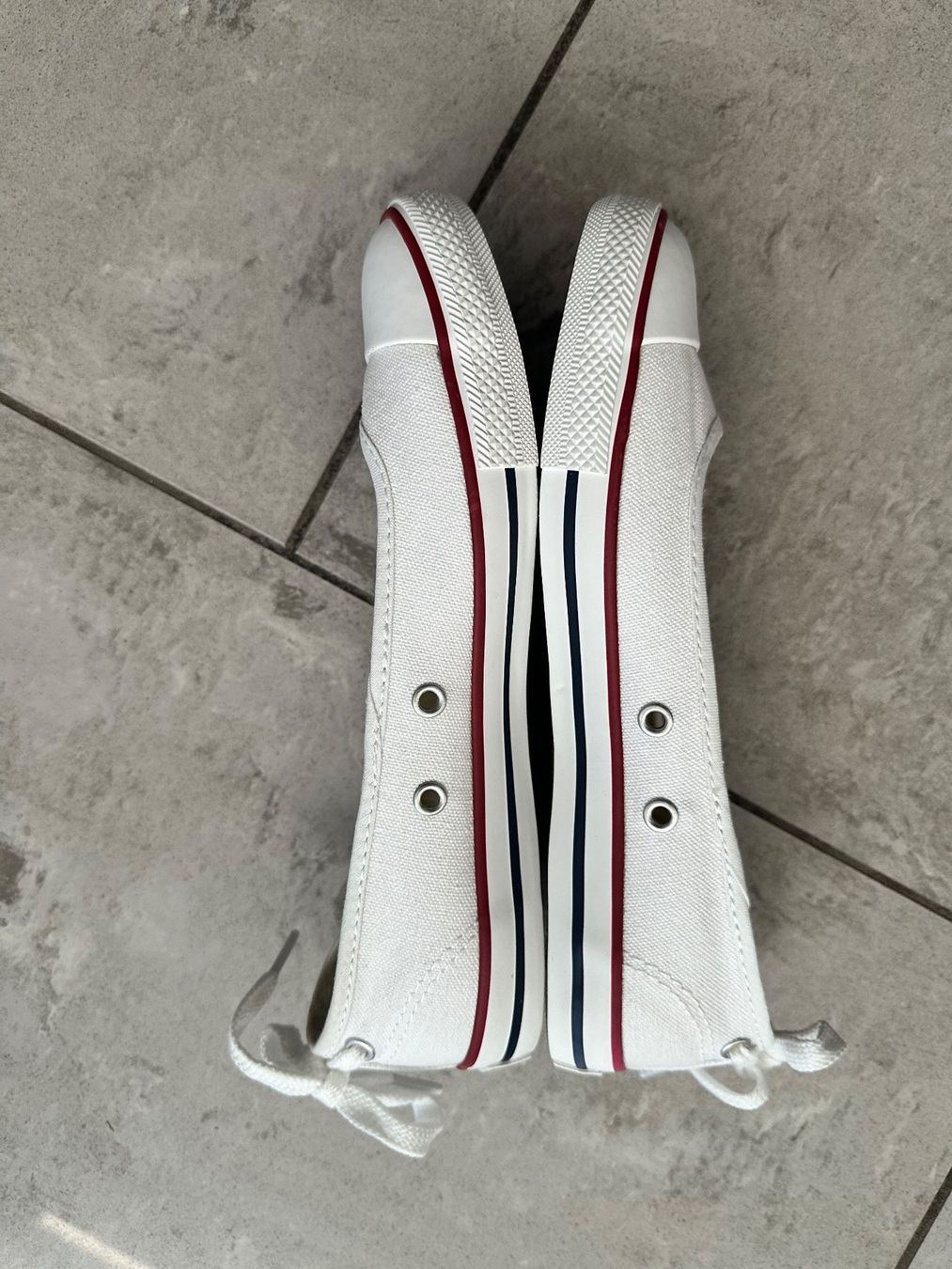 Converse Scarpe da donna: Converse Ballerina weiss Gr. 36 NEU – Nuovo e nell'imballaggio originale da Bolligen venduto da chaetzli1133 2