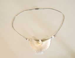 Halskette mit Vogel Anhänger Perlmutt