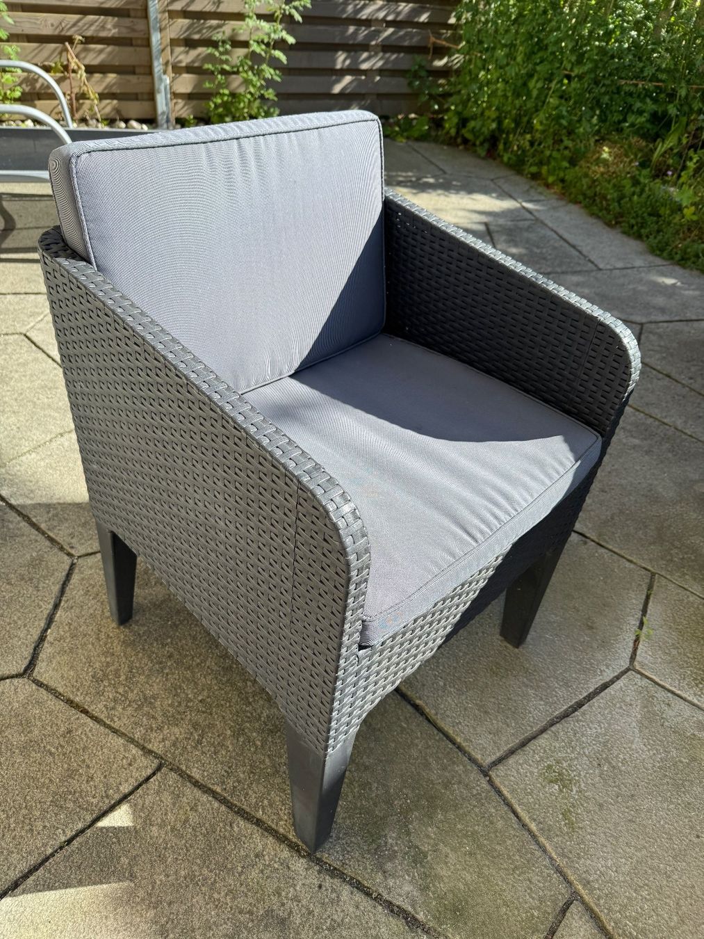 Set di tavolo e panche: Praktischer outdoor Gartentisch – Usato da Ottenbach venduto da Weeezzy123 1