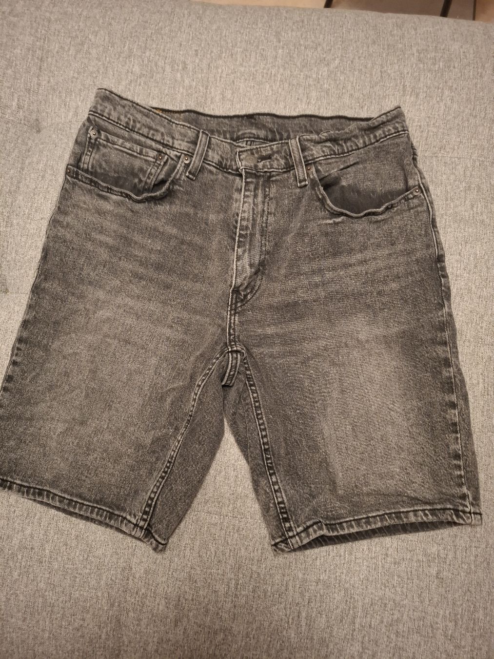 Levi's Jeans: Shorts Levi's 445 gris Taille W34 L – Gebraucht aus Martigny-Croix von Wandou19 1