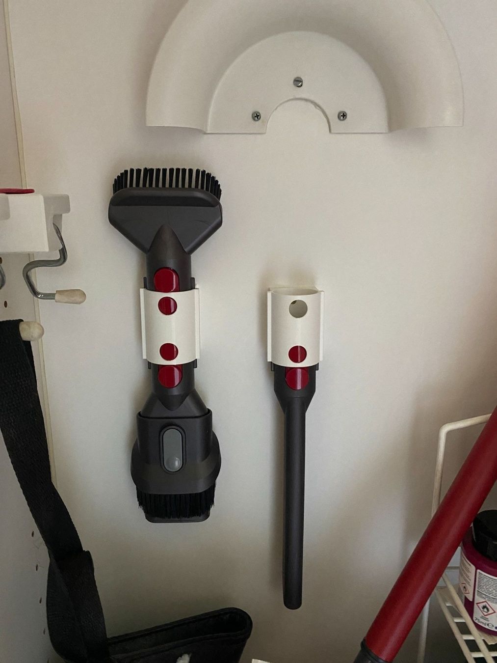 Dyson Aspirapolveri & Accessori: Dyson doppel Zubehör Wandhalter – Nuovo (secondo la descrizione) da Bassersdorf venduto da reimerm88