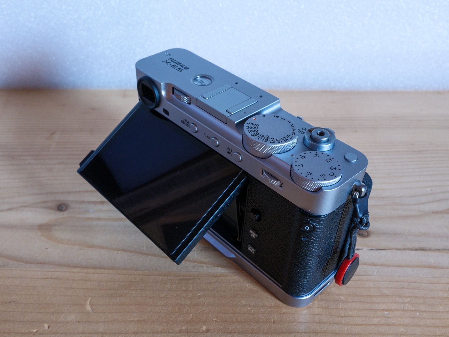 Fujifilm Fotocamera: Fujifilm X-E5 + 2 Objektive und Zubehör – Nuovo (secondo la descrizione) da Rohrbach venduto da Fomo 2