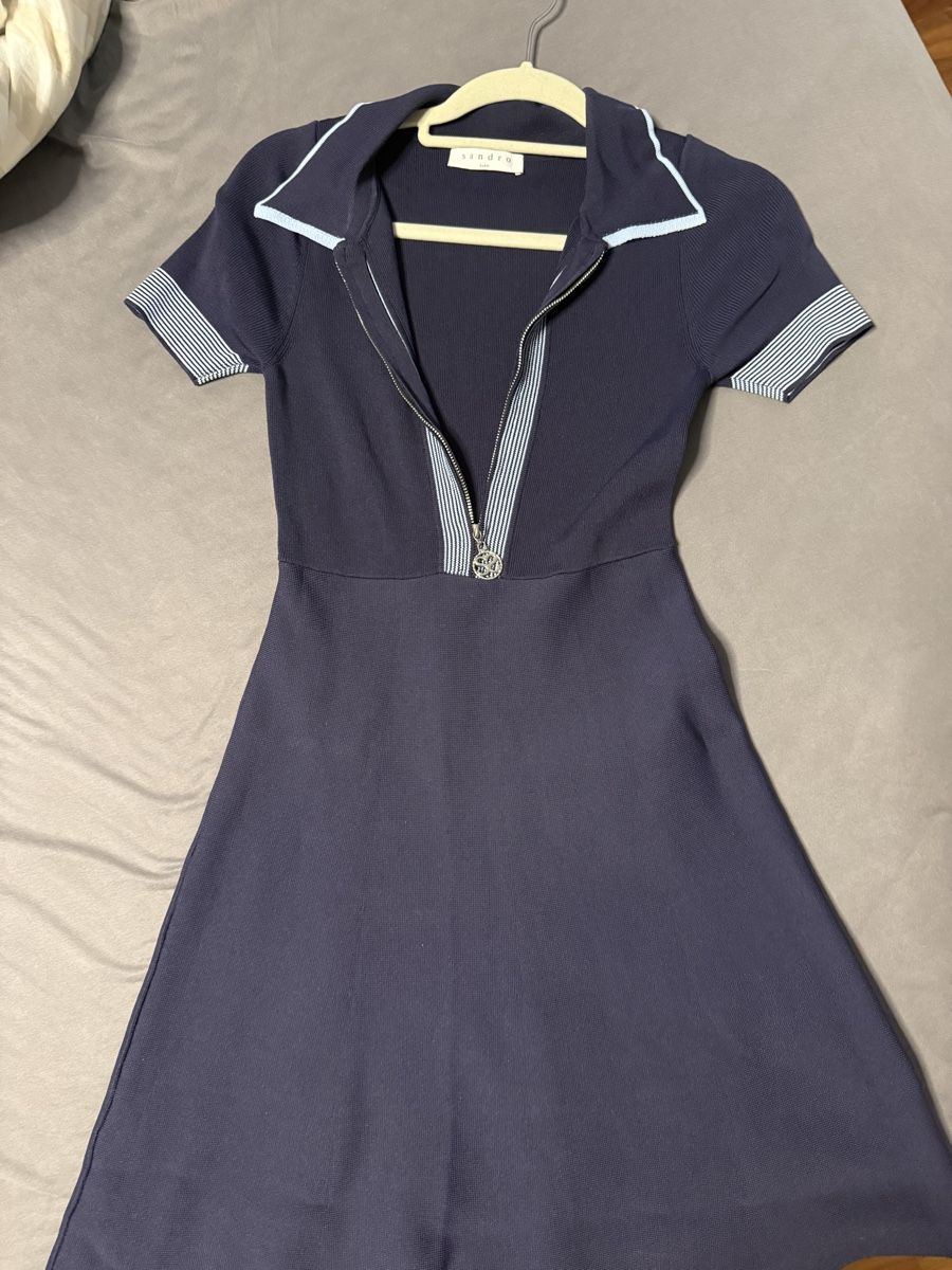 Sandro Robes: Sandro Kleid dunkelblau kurzarm Grösse 1 – D'occasion à Forch par kat_98t7