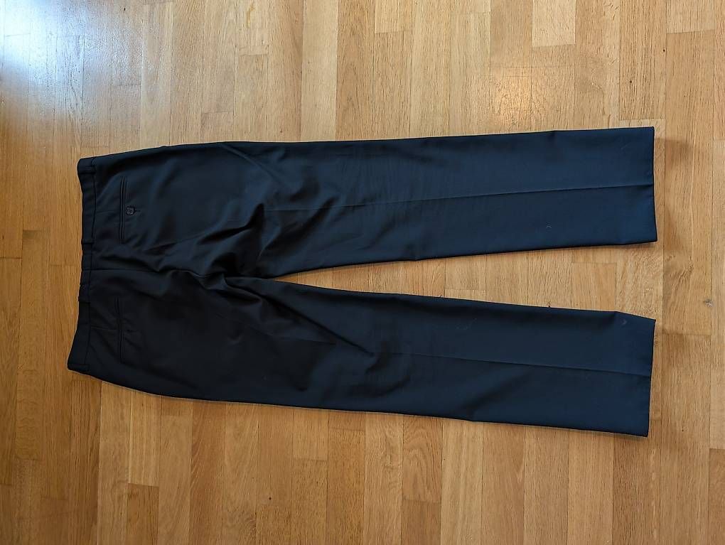 Completi: Schwarzer Anzug Sakko&Hose - CH44 / DE50 – Usato da Ennetbaden venduto da pau_8kxv 4