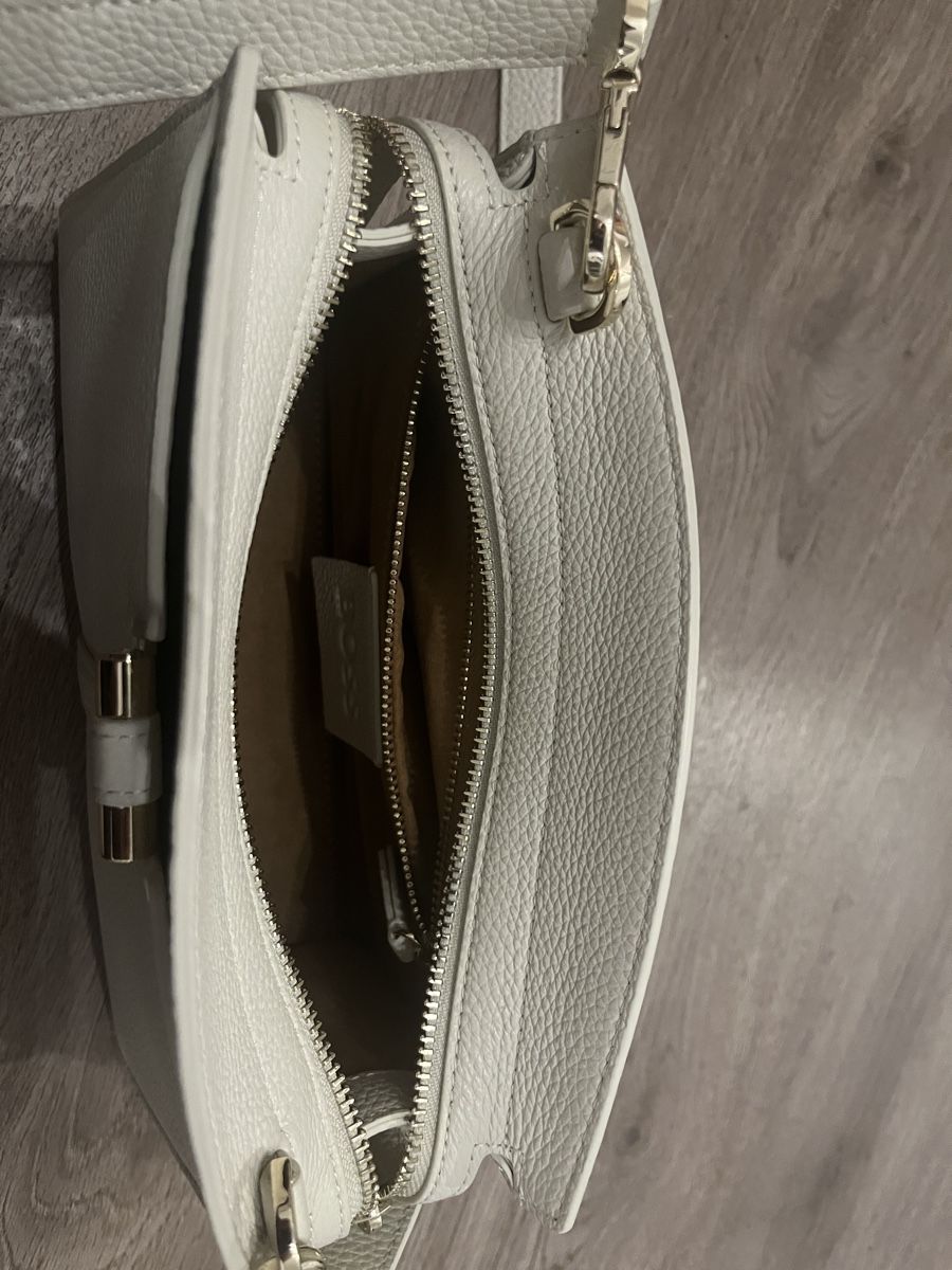 Hugo Boss Borse da donna: Boss Handtasche Lidney 50542067 creme – Usato da Reinach BL venduto da Wasser20052011 2