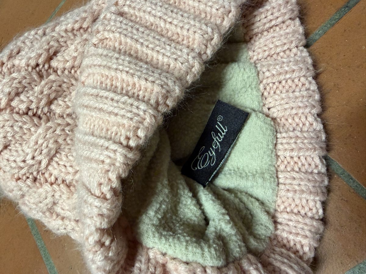 Copricapi, berretti & cappellini: Wintermütze – Usato da Hospental venduto da bal_bwr5 1