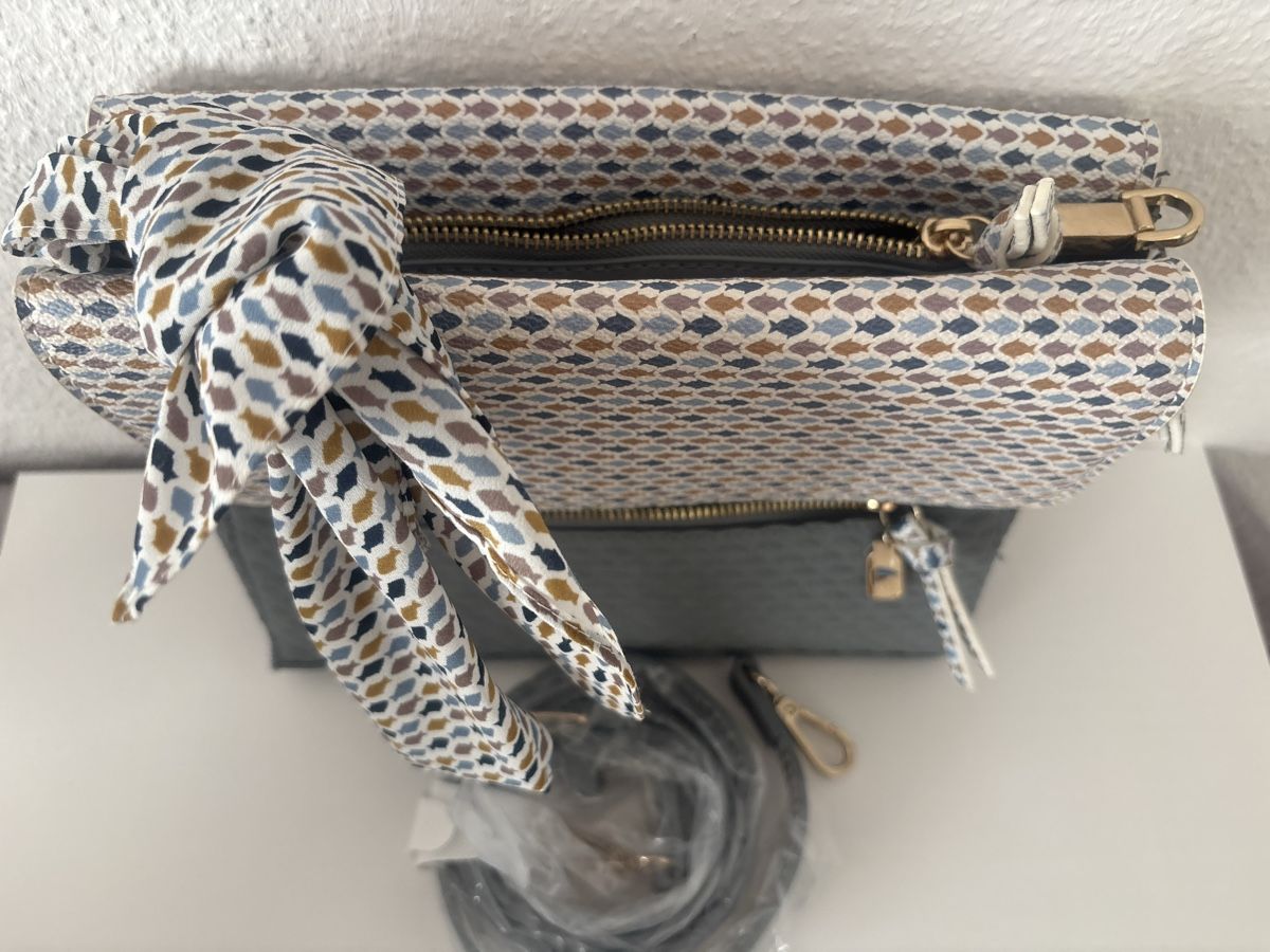Sacs femmes: Parfois Handtasche, Grau, NEU, NR 11 – Neuf (Voir description) à Wallisellen par ASZT 1