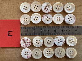 20 Perlmutt Knöpfe