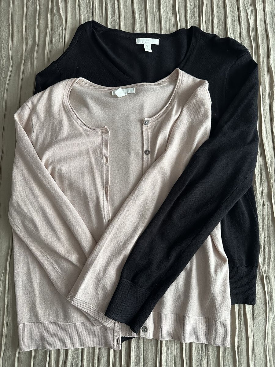 H&M Lotti di vestiti: 2 Cardigans, Grösse M – Usato da Zürich venduto da Schoekin