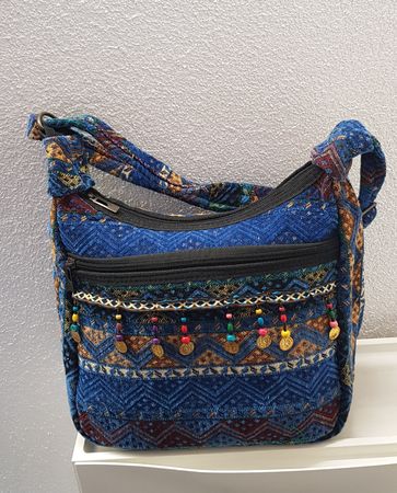 Blaue neue Boho-Tasche mit bunten Akzenten, Handarbeit