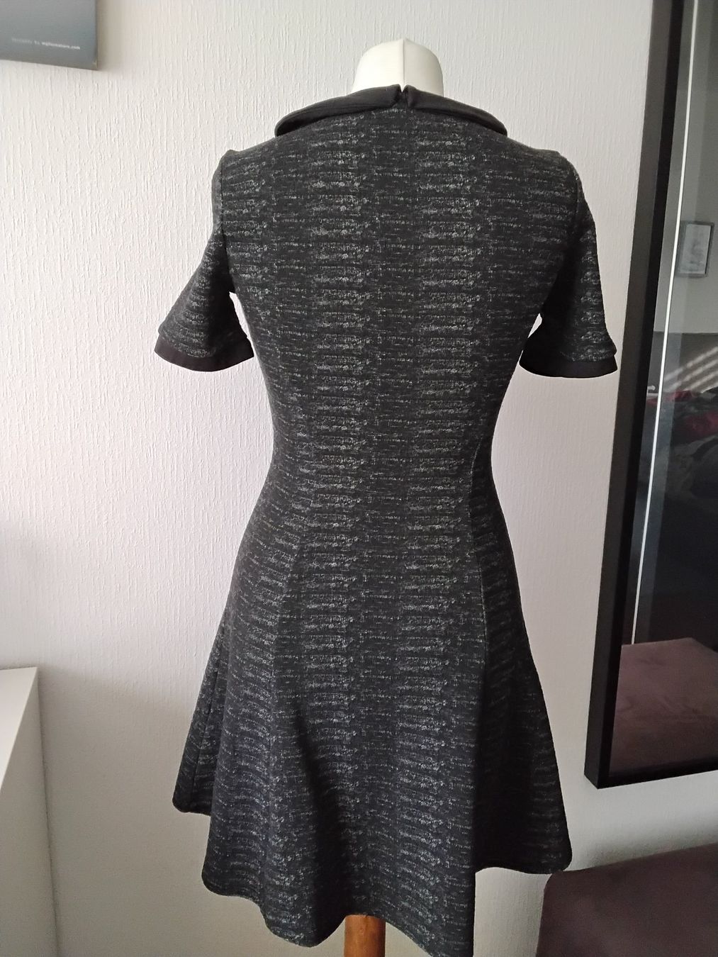H&M Kleider: Robe grise élégante avec col,  H&M T38 – Neu (gemäss Beschreibung) aus chêne-bourg von patty190 1
