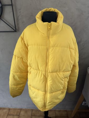 Doudoune jaune Bershka taille M - Parfaite pour l'hiver!