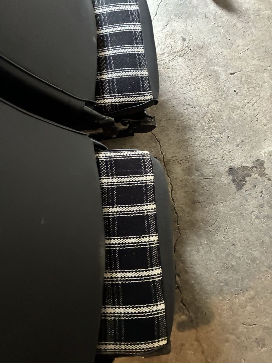 VW Tutti pezzi di ricambio auto: VW Käfer Sitze – Nuovo (secondo la descrizione) da Grenchen venduto da Netii10 8
