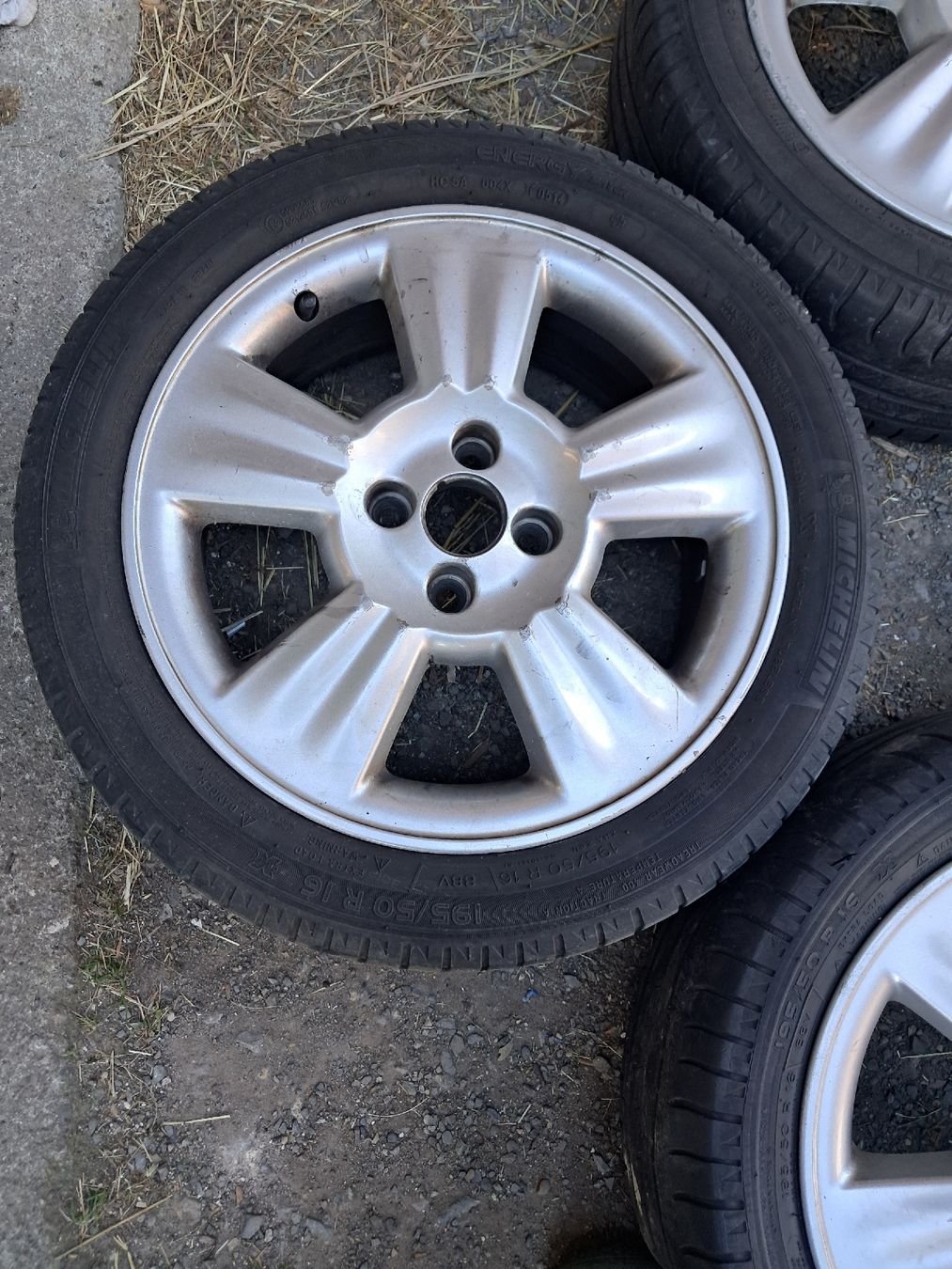 Pneumatici & Ruote complete: 4 Original Alufelgen zu Renault Megane  – Usato da Wichtrach venduto da Crevo 3