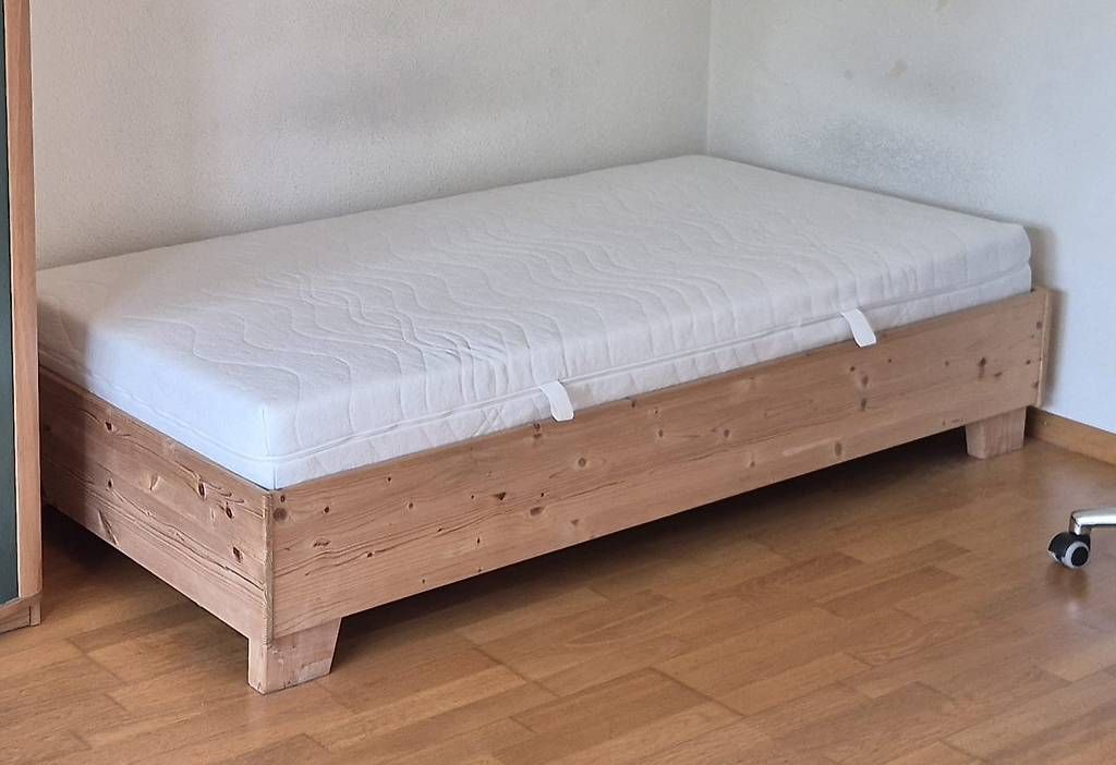 Letti: Bett mit Matratze, 90x190cm – Usato da Zürich venduto da mat_d6vj