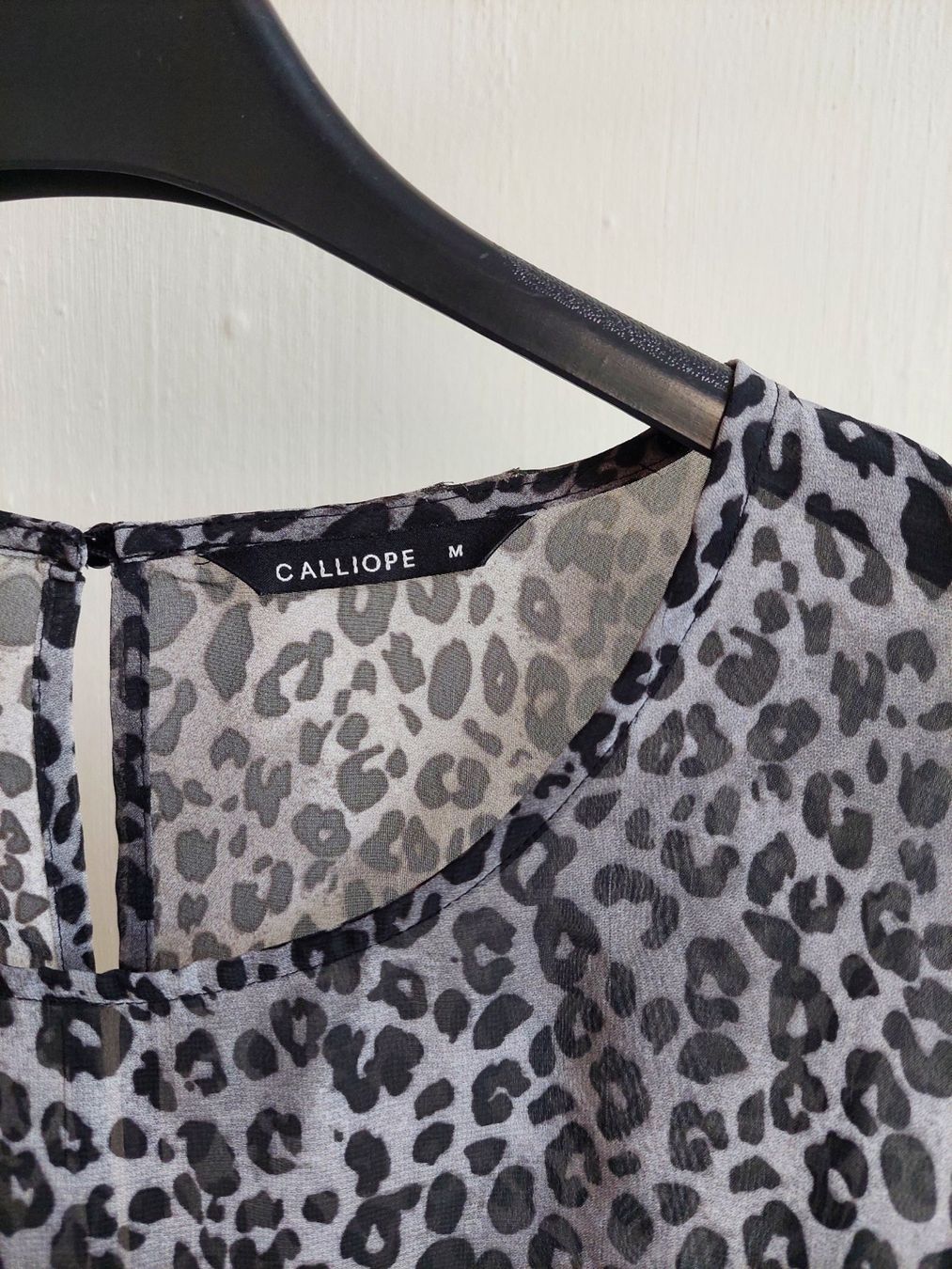 Blusen: Bluse langarm, Gr. M, Leopardenmuster, grau-schwarz – Gebraucht aus Sursee von juliia_725 1