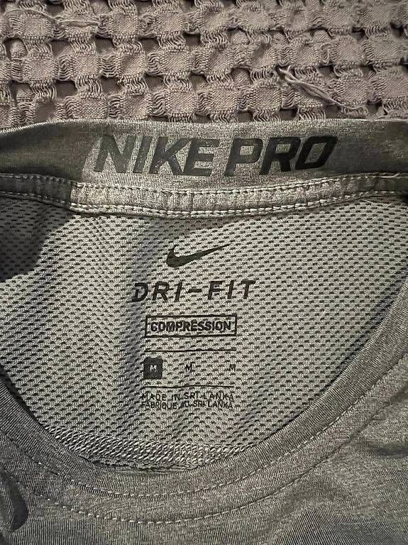 Nike T-shirt: T-shirt Nike Pro Dri-FIT gris compression M – Nuovo (secondo la descrizione) da Genthod venduto da mar_g8vn 2