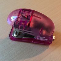 Baby Ray Rapid Tacker/Bostitch/Stapler, pink