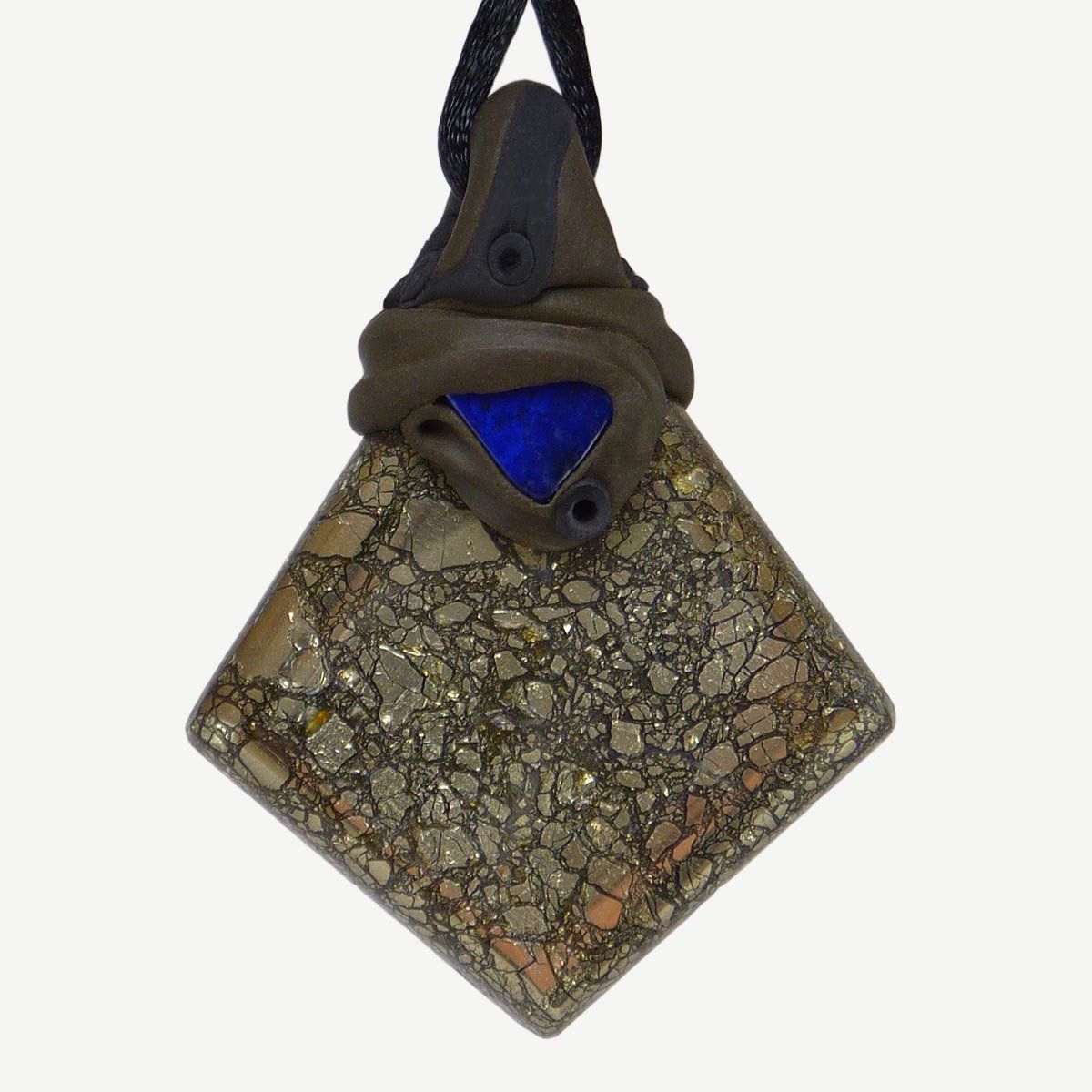 Minerali & Pietre curative: Markasit Steinanhänger mit eingefasstem Lapislazuli – Nuovo e nell'imballaggio originale da Meilen venduto da Kaleidoskopia