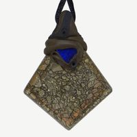 Markasit Steinanhänger mit eingefasstem Lapislazuli