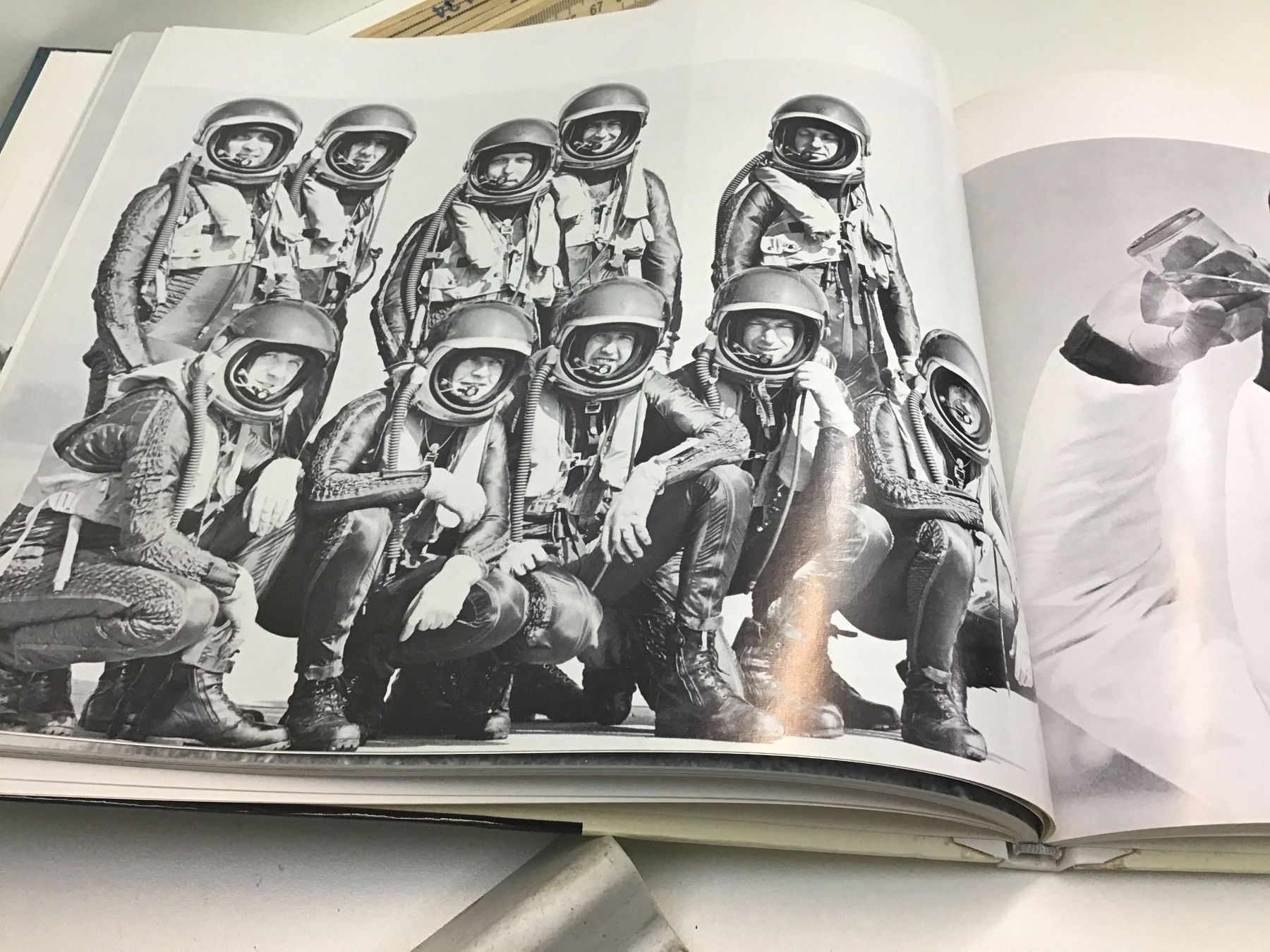 Libri: Buch: Von 20 bis 2000. Als Militärberufspilot im Einsatz – Usato da Männedorf venduto da Modellbau-wyss 2