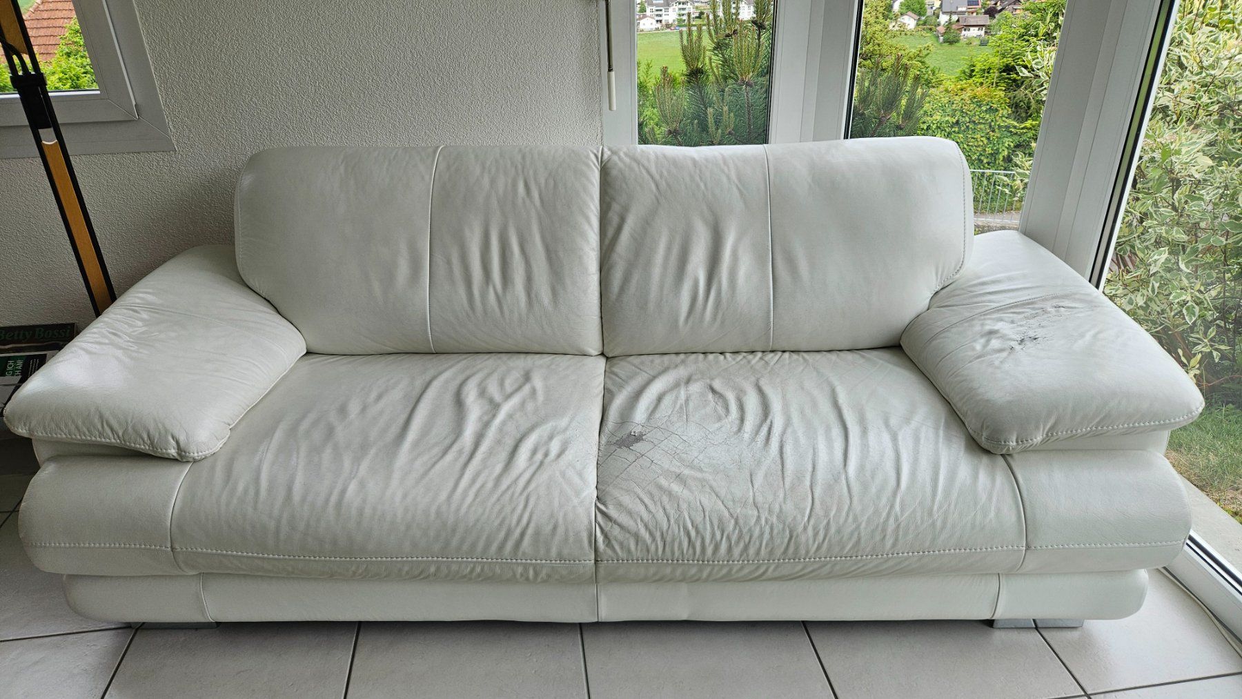 Divani: Echtleder-Sofa weiss 3-Plätze – Usato da Toffen venduto da mcurs00