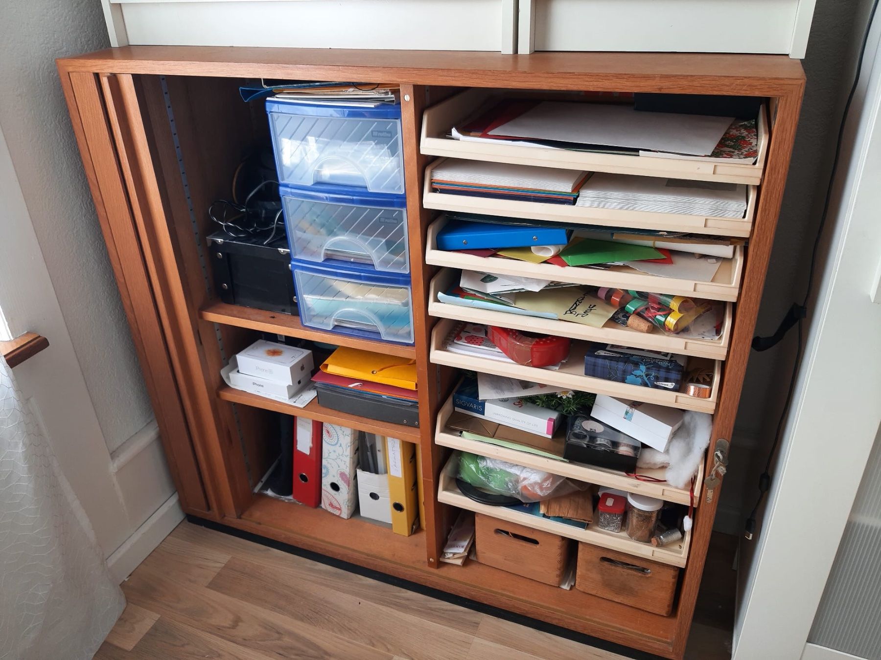 Armadi: Vintage Rollschrank aus Holz – Usato da Muri b. Bern venduto da kir_k6pg 1