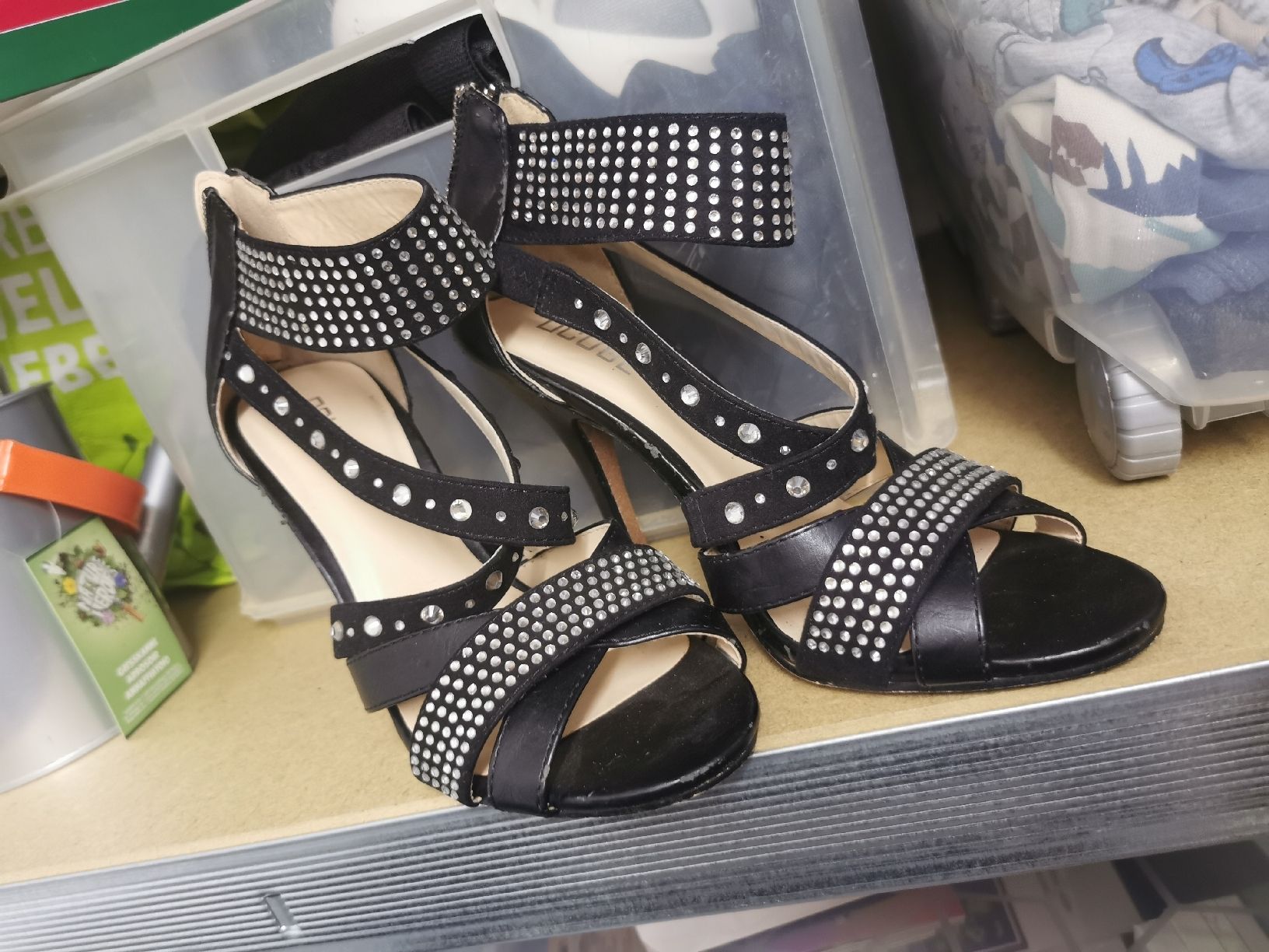 Cube Chaussures femmes: Schwarze Heels mit Strass, Grösse 38 – D'occasion à Kaltbrunn par PoleDanceFeldbachZH
