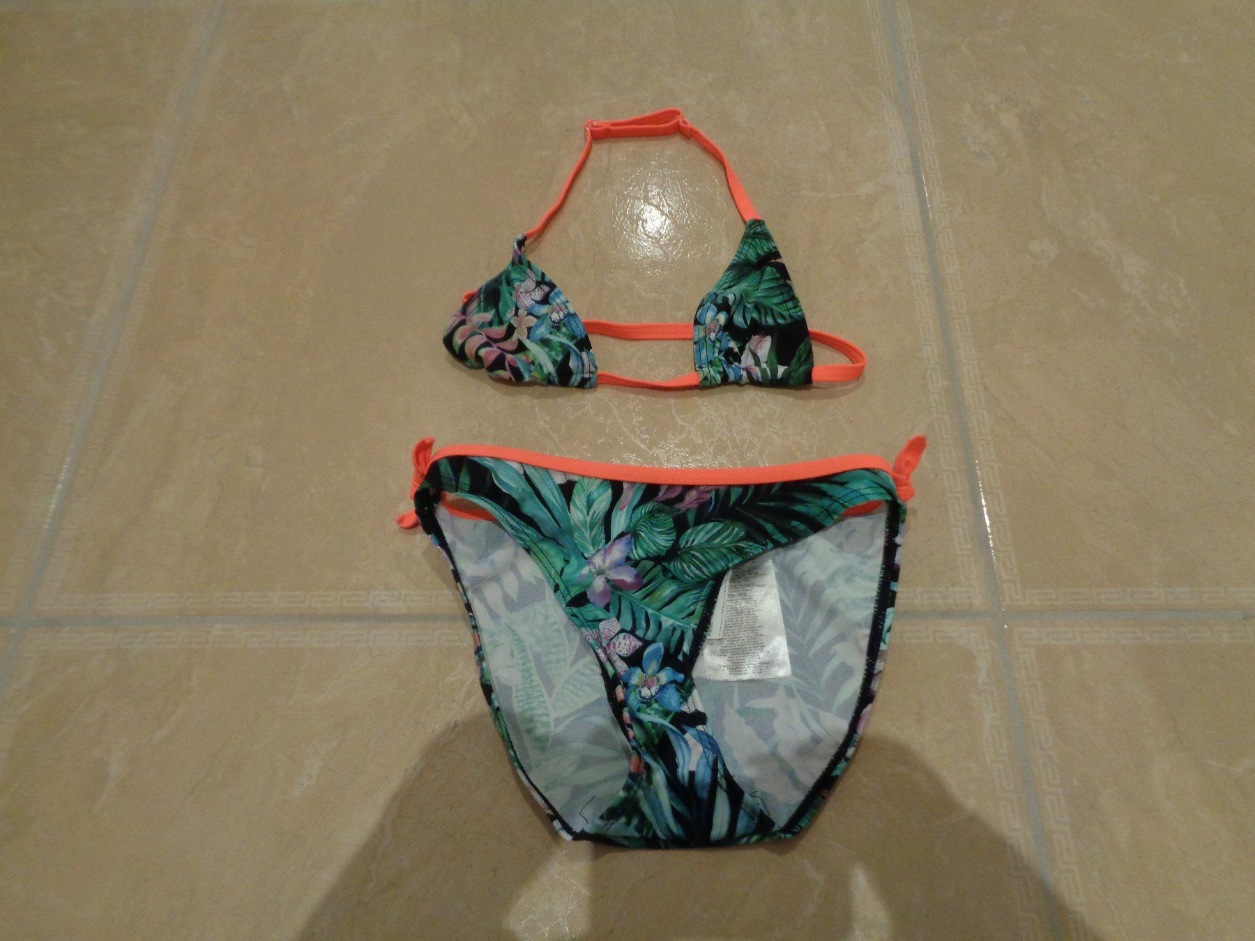 Costumi da bagno & Bikini: WE NWT Bikini, 7J-8J  122-128 – Nuovo (secondo la descrizione) da Klingnau venduto da Markus14