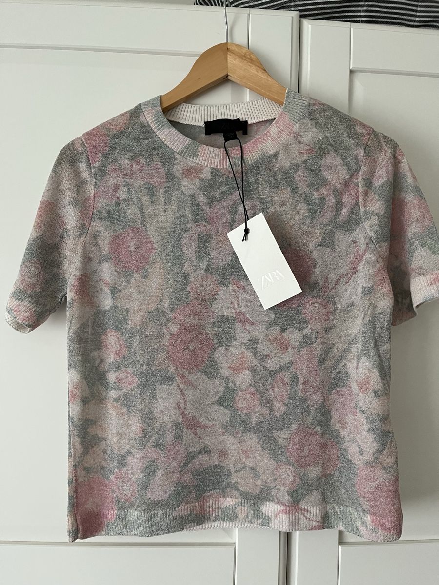 Zara Maglioni & Felpe: Blumenmuster-Strickpullover in Pastelltönen – Nuovo e nell'imballaggio originale da Allschwil venduto da eyl_bb8q