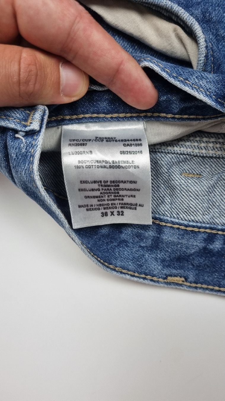 Levi's Jeans: Jean Levi's W36/L32 – Nuovo (secondo la descrizione) da Crans-Montana venduto da pea_k6bc 5