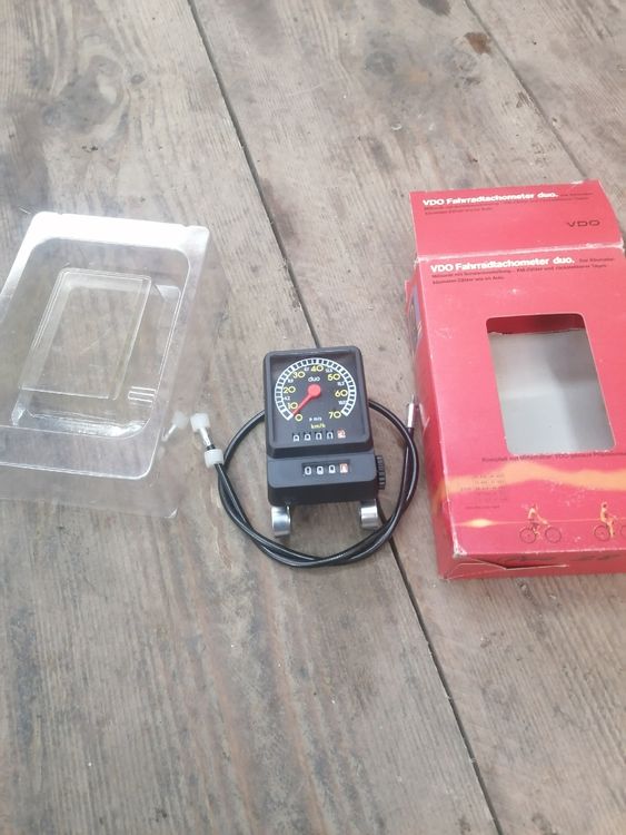 Tacho universal (Neu und originalverpackt) in Vorderthal für CHF 25 ...