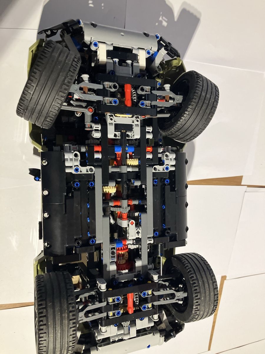Lego Jeux de construction: Lego technic land rover devender42110 ohne Sticker  – D'occasion à Oberbütschel par cheuae 4