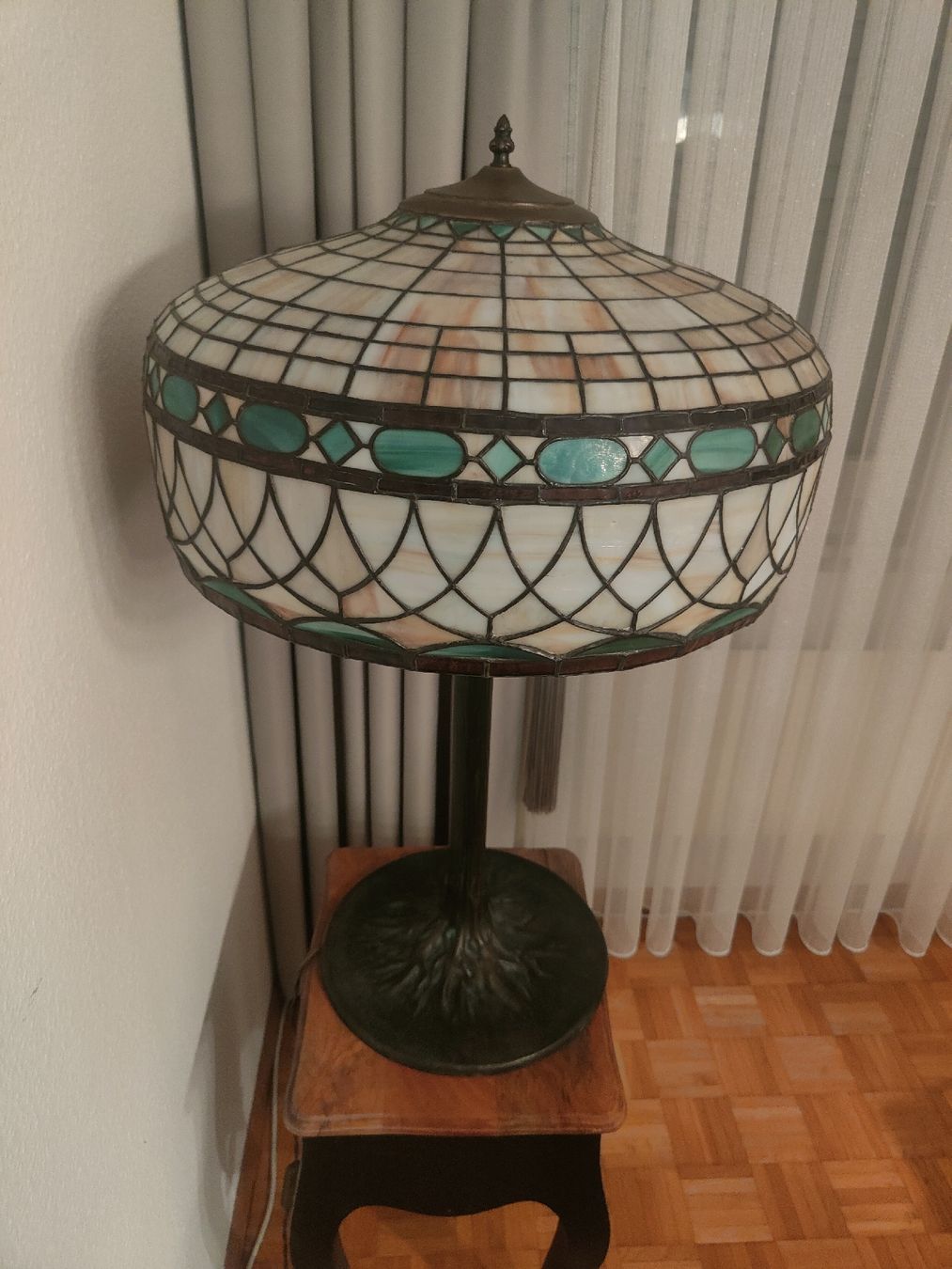 Lampade: Tiffany Lampe mit Bronz Lampenfuss – Usato da Volketswil venduto da rerererarara 2