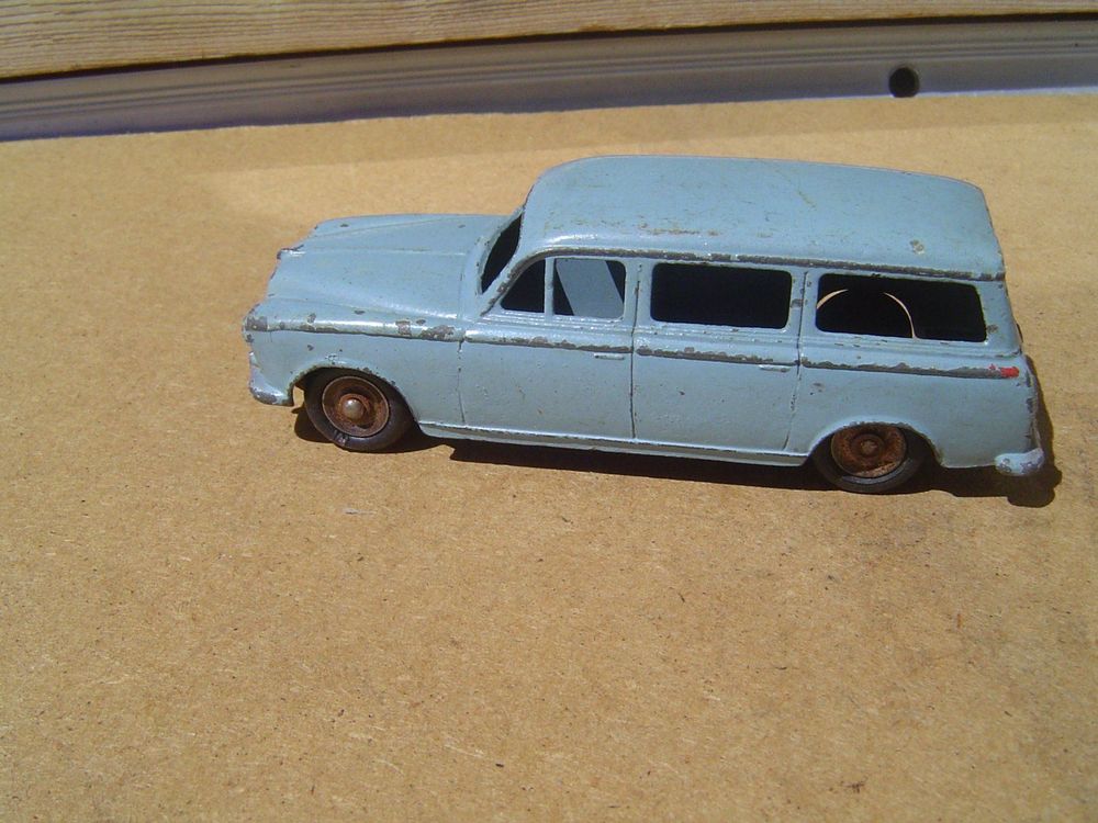 Dinky Toys série-modèle : les Peugeot 403 - Filrouge automobile