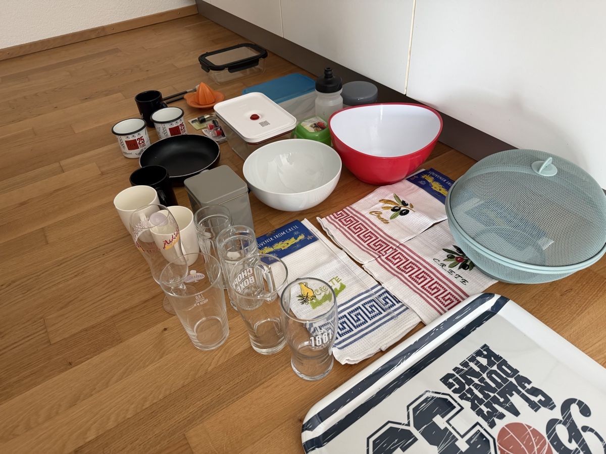 Services de table: Diverse Küchenartikel SCHNÄPPLI – D'occasion à Recherswil par Noname1 1