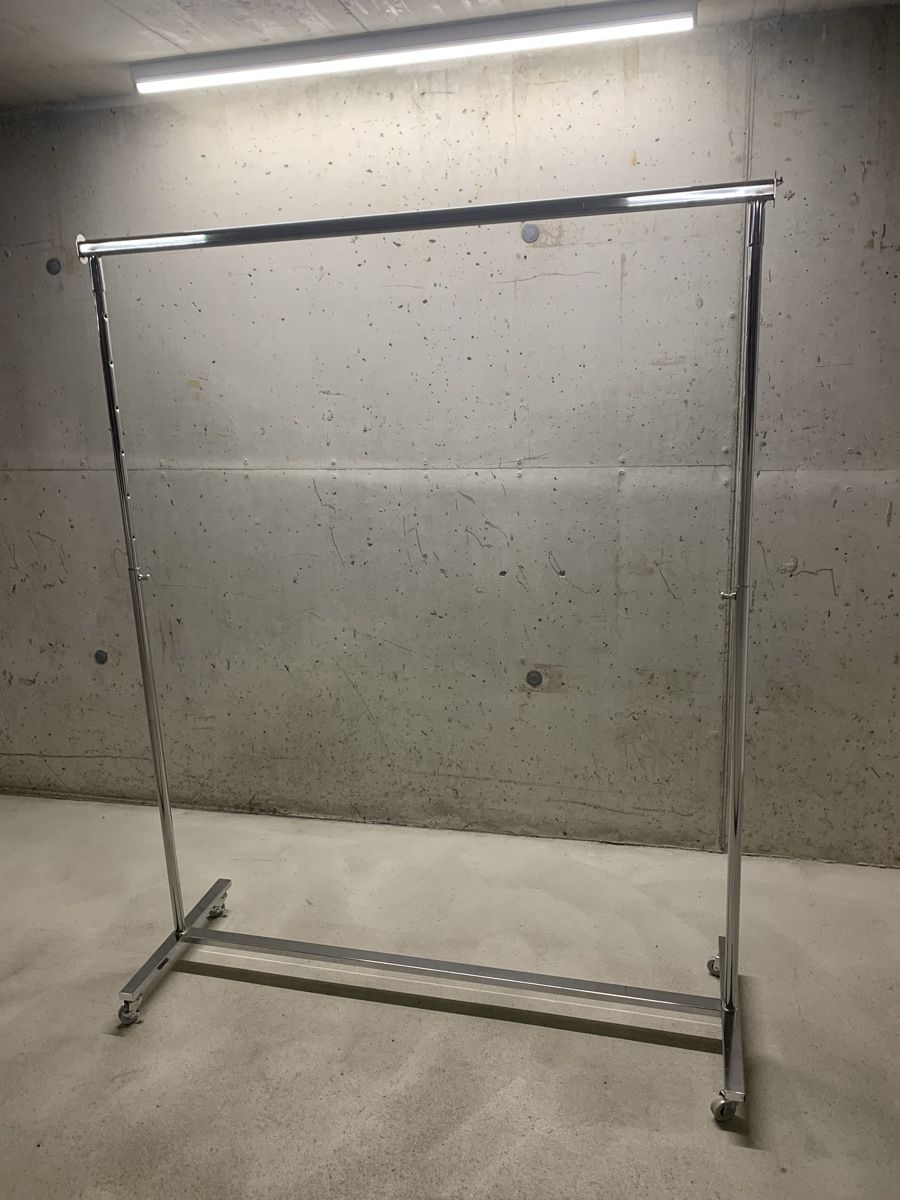 Altro in Decorazioni & Accessori: Kleiderständer Chrom ausziehbar  – Usato da Grüningen venduto da Matyi21 1