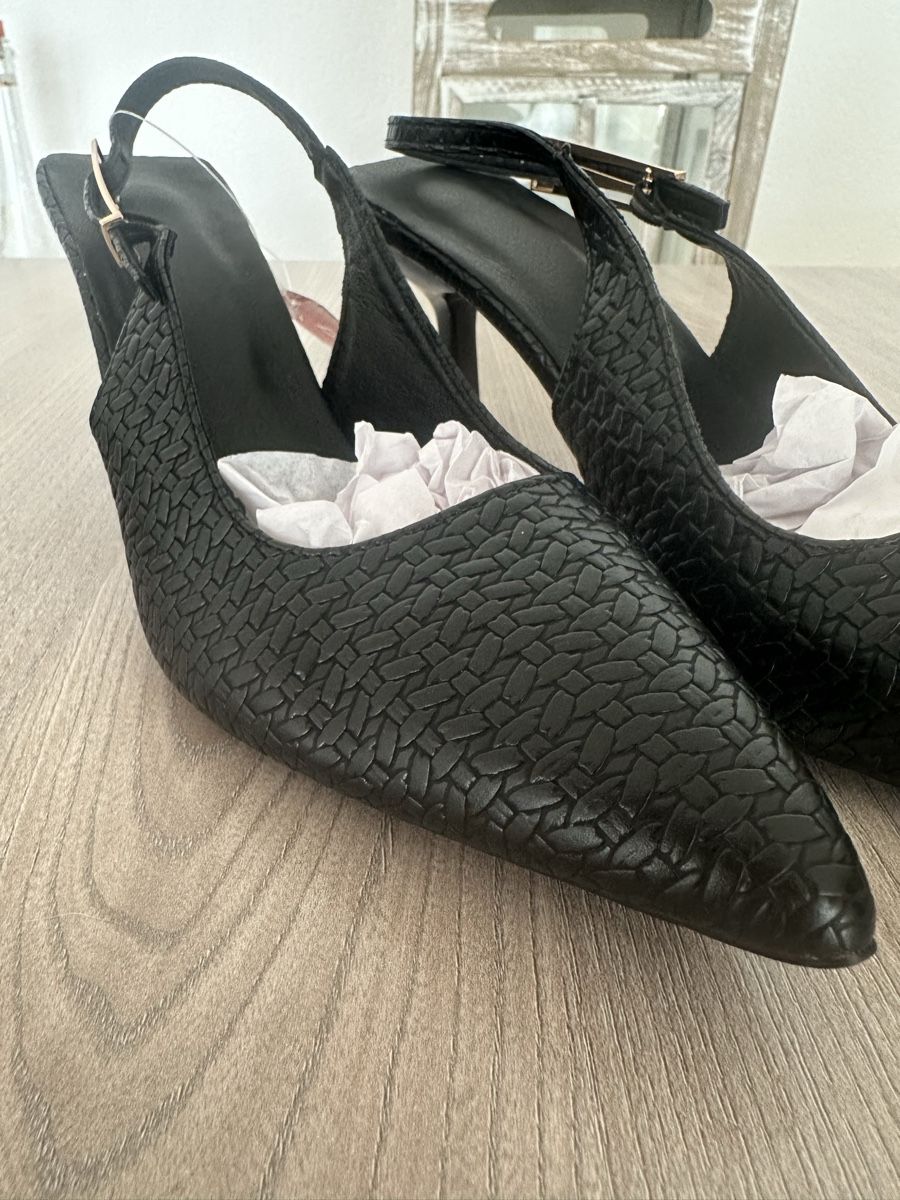 Scarpe da donna: Neue Schwarze Slingback Pumps Gr. 38 spitz – Nuovo (secondo la descrizione) da Widen venduto da Mimi11 2