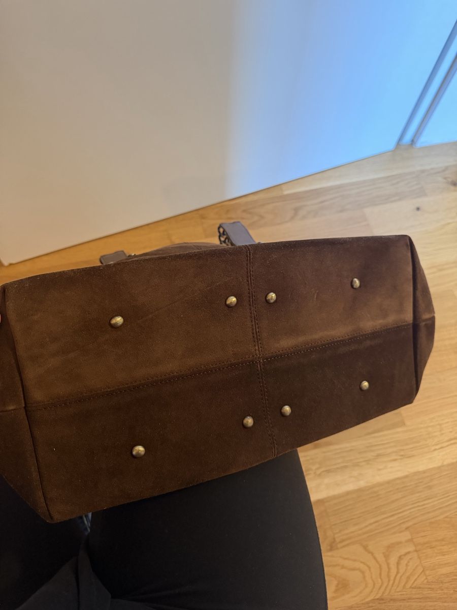 Stuart Weitzman Taschen für Damen: Damen Handtasche Stuart Weitzman braun suede – Gebraucht aus Reinach BL von K.zh.A 2