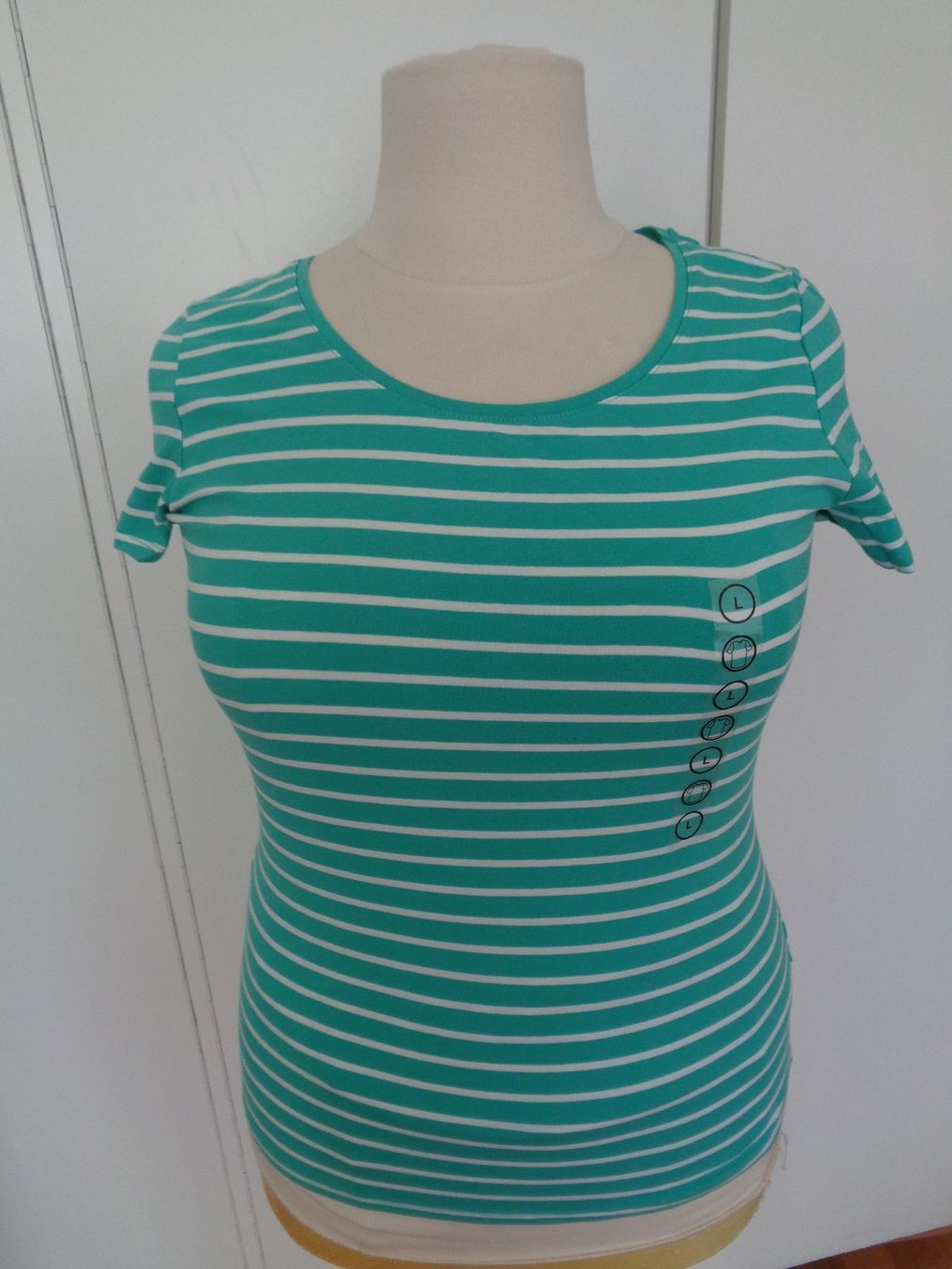 T-shirt: T-shirt vert T. L – Nuovo (secondo la descrizione) da Marin-Epagnier venduto da Madja