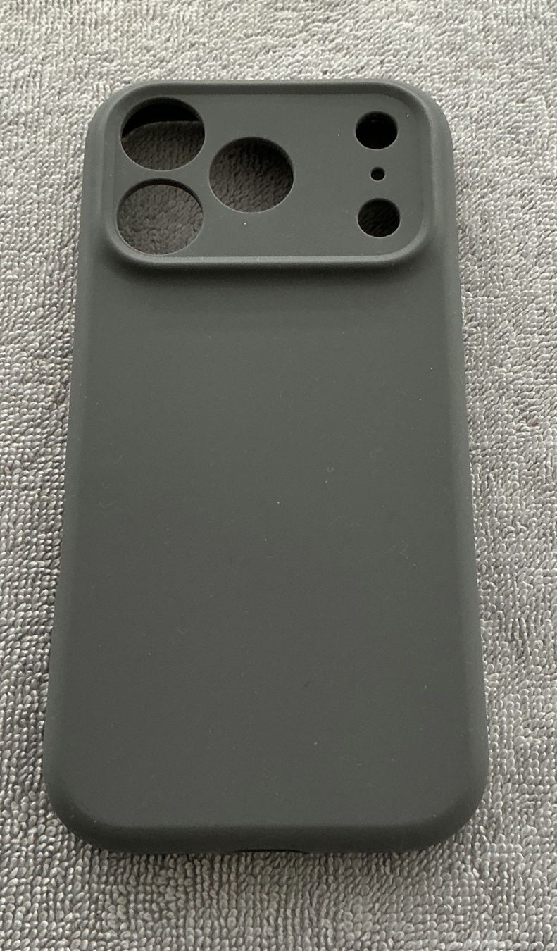 Apple Telefoni cellulari / Smartphones: iPhone 17 Pro Max 258 GB, Silber, Silicon Case, noch neu – Nuovo (secondo la descrizione) da Affoltern am Albis venduto da Sspiridon 9