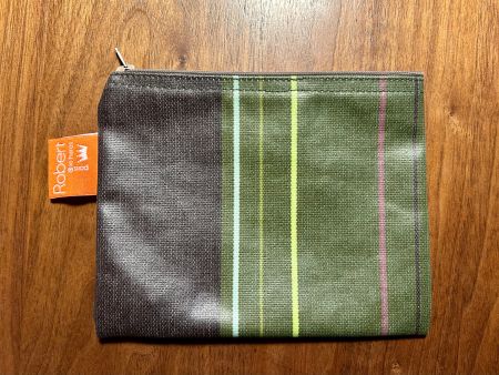 Robert le heros paris/ Pouch
