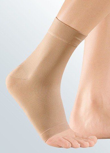 Attrezzature mediche: Zweizug Knöchelbandage elastic ankle support Stützstrumpf – Usato da Konolfingen venduto da sko_r5yd 2